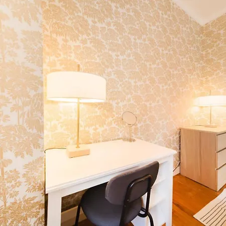 Scenic 4br With River Views Alfama Location Lisboa