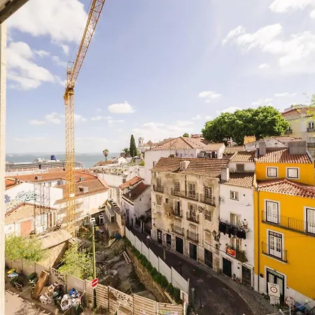 Scenic 4br With River Views Alfama Location * Lisboa