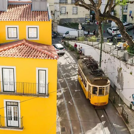 Scenic 4br With River Views Alfama Location Lisboa