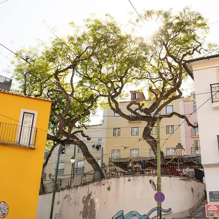Scenic 4br With River Views Alfama Location Lägenhet *