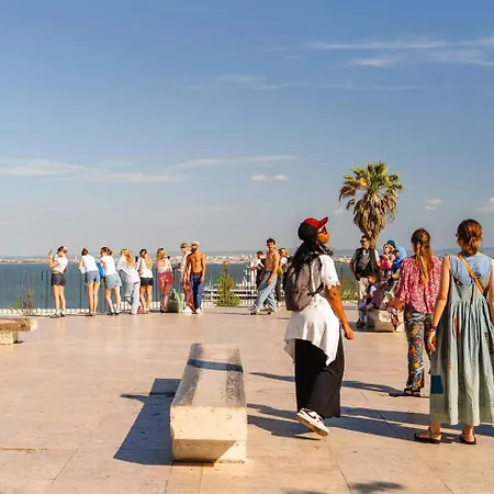 Scenic 4br With River Views Alfama Location Lisboa