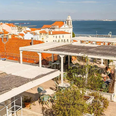 Scenic 4br With River Views Alfama Location *