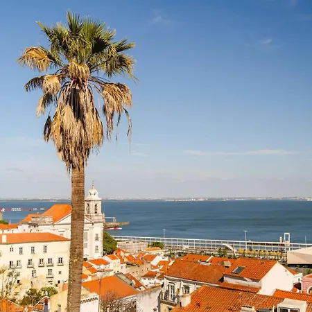 Lägenhet Scenic 4br With River Views Alfama Location Lisboa