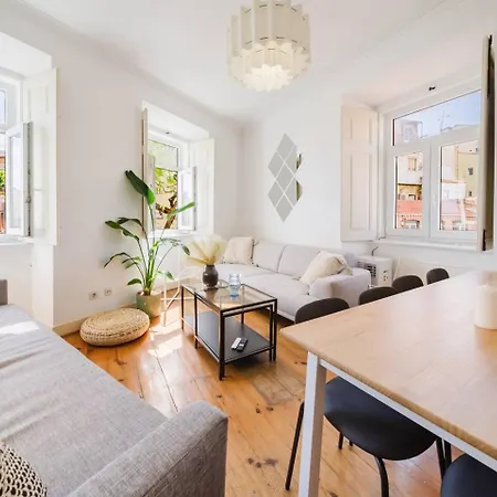 Scenic 4br With River Views Alfama Location Lägenhet *