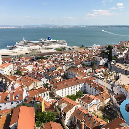 Scenic 4br With River Views Alfama Location *