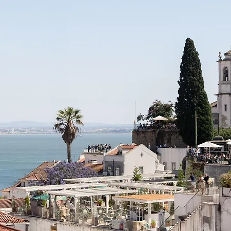 Lägenhet Scenic 4br With River Views Alfama Location Lisboa