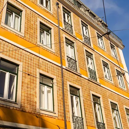 Scenic 4br With River Views Alfama Location Appartamento Lisbona