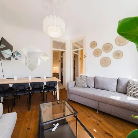Scenic 4br With River Views Alfama Location * Lisbona