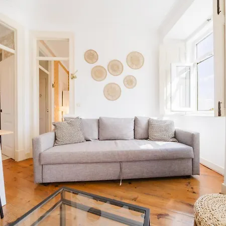Scenic 4br With River Views Alfama Location Appartamento Lisbona