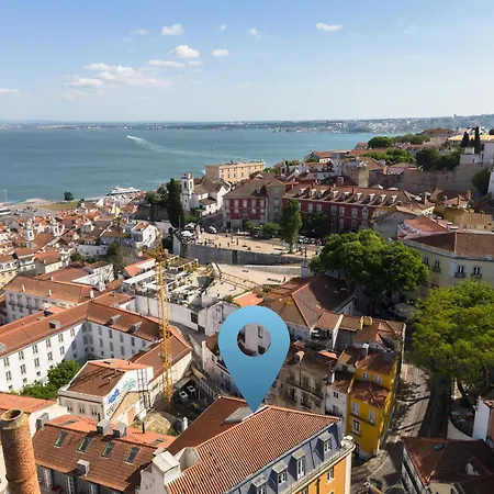 Appartamento Scenic 4br With River Views Alfama Location Lisbona
